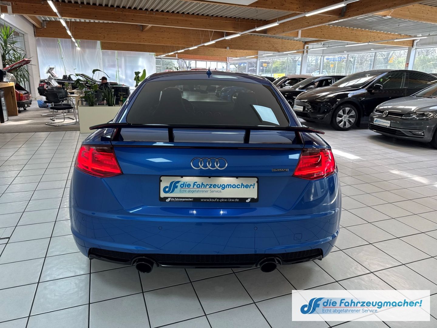 Fahrzeugabbildung Audi TT Coupe 2.0 TFSI quattro S line Sportpaket Lede