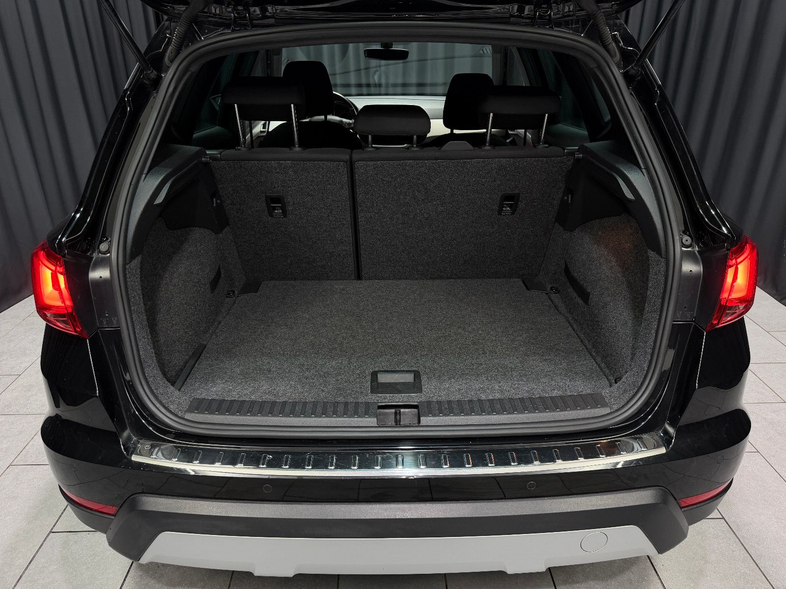Fahrzeugabbildung SEAT Arona Xcellence|PDC|NAVI|ACC|LED