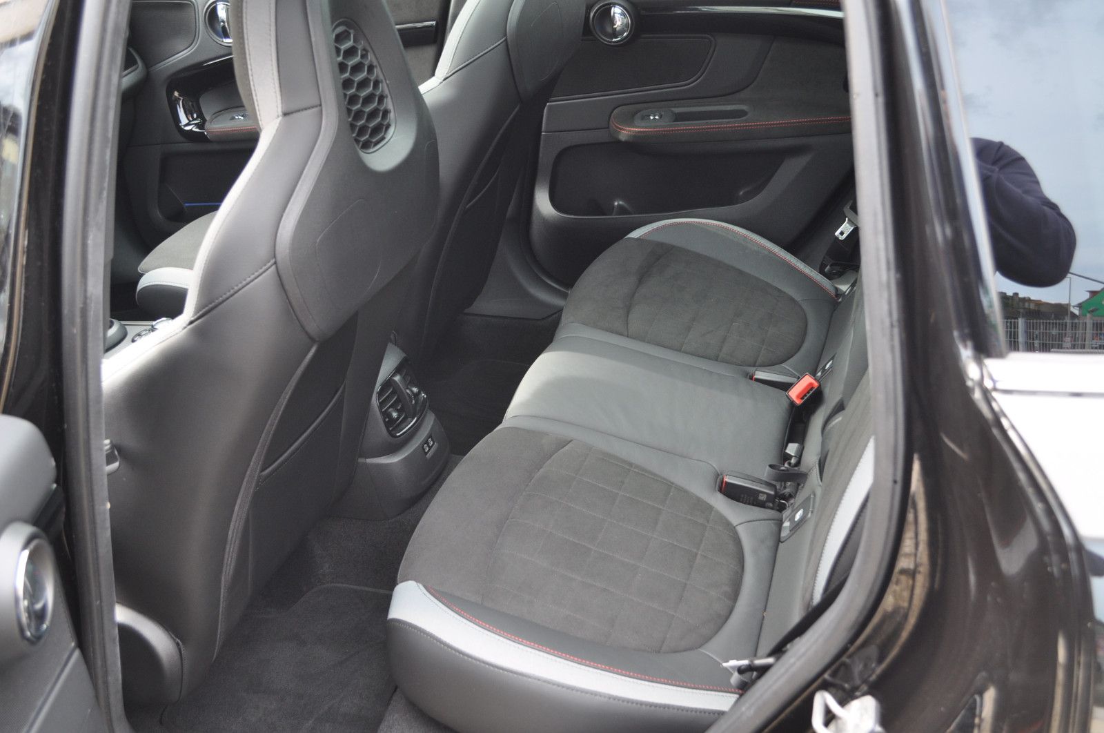 Fahrzeugabbildung MINI John Cooper Works Countryman Vollausstattung