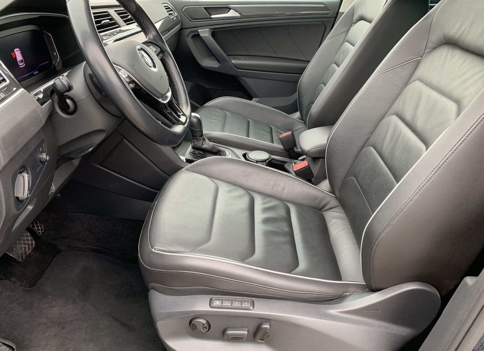 Fahrzeugabbildung Volkswagen Tiguan 2.0 TDI*Highline*4Motion*Leder*AHK*HeadUp