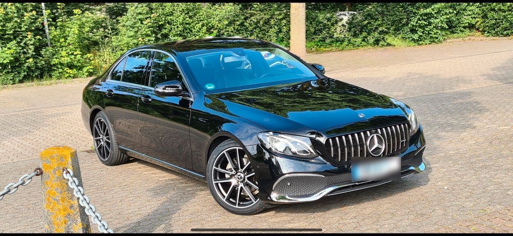 Image of Mercedes-Benz E 200