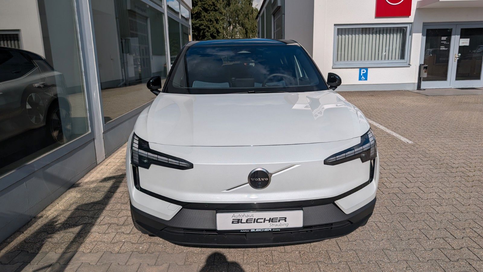 Fahrzeugabbildung Volvo EX30 Ultra Panoramadach | 360° | ACC