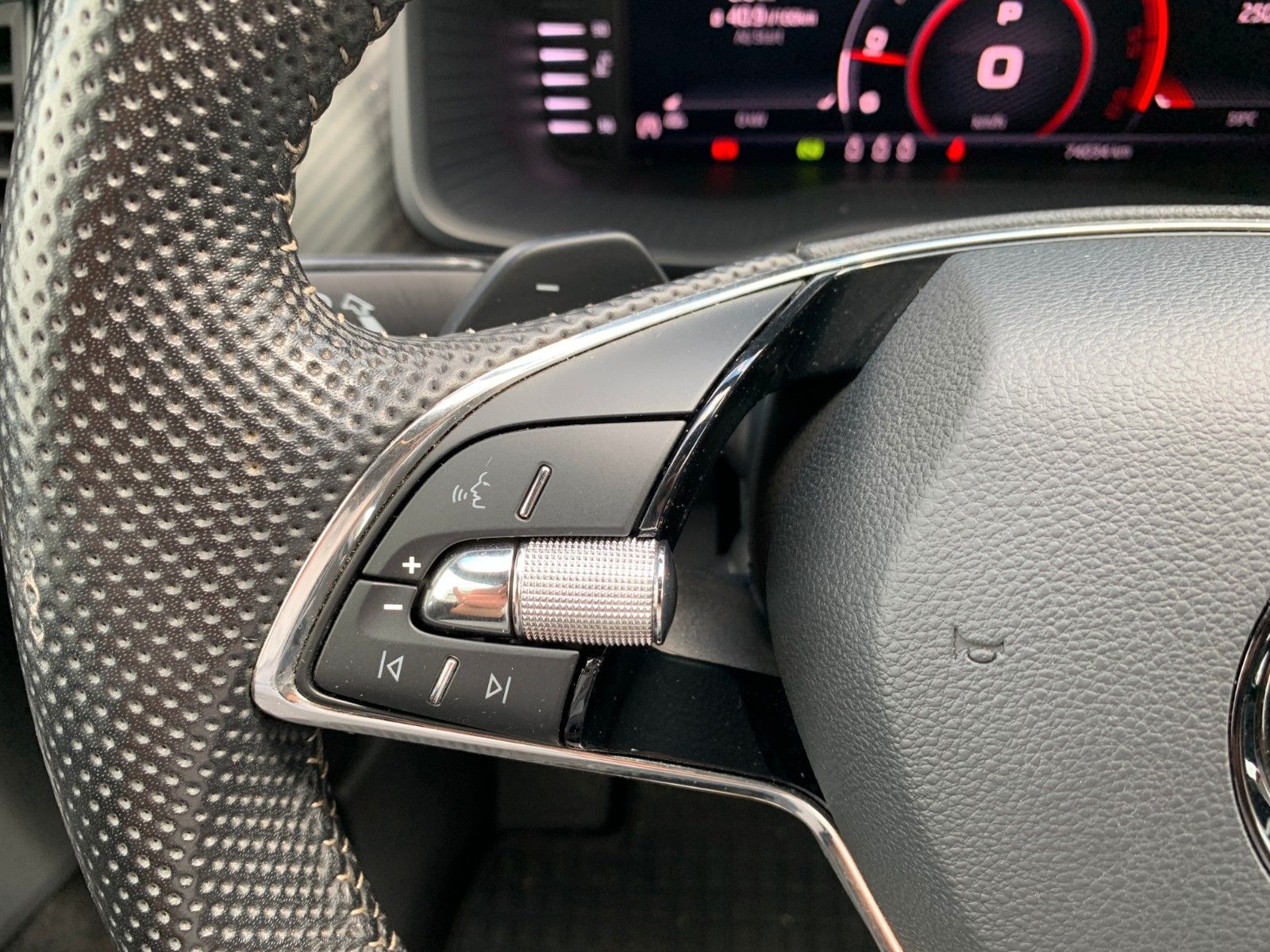Skoda Kodiaq 2.0 TDI Sportline RFK+ACC+EL.KLAPPE+VIRT. foto 18