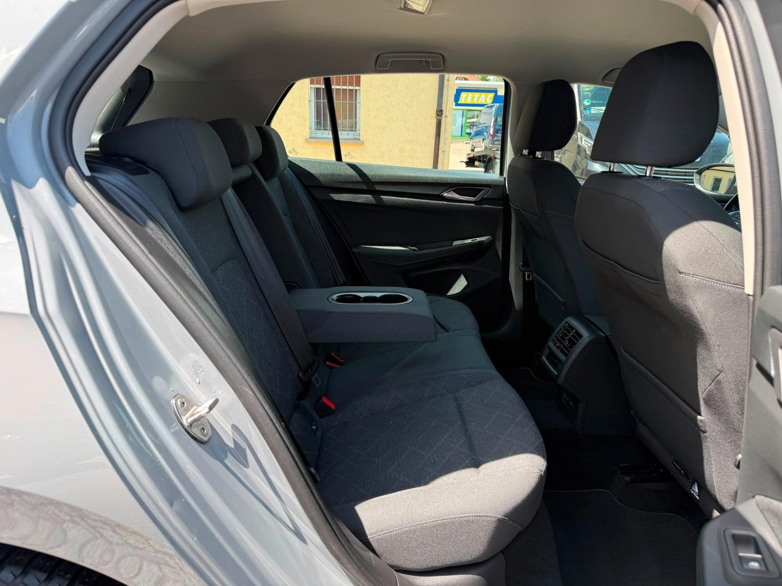 Volkswagen Golf VIII 1.5 TSI Life LED Navi CarPlay Virtual, миниатюра 14