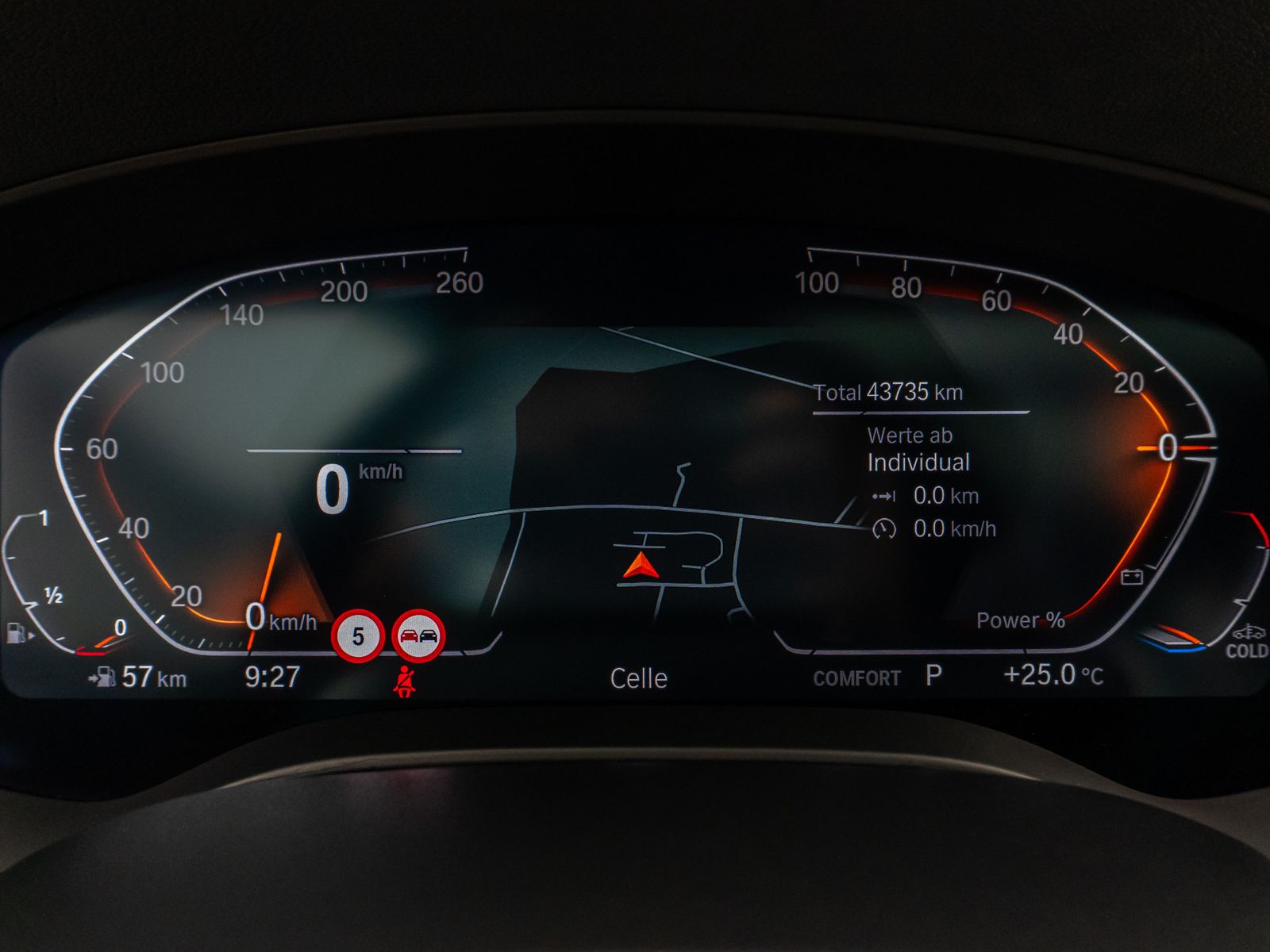 Fahrzeugabbildung BMW 530i xD Panorama Kamera Laser HUD HiFi Komfort