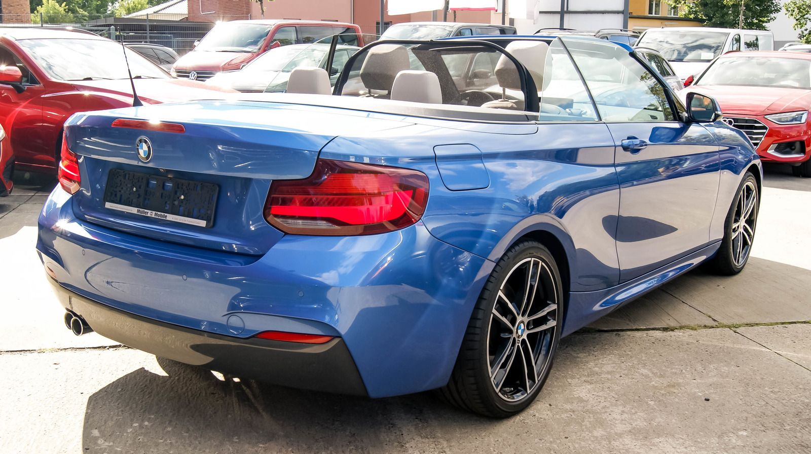 Fahrzeugabbildung BMW 220 d Cabrio M Sport Estoril NAVI LED KAMERA AHK