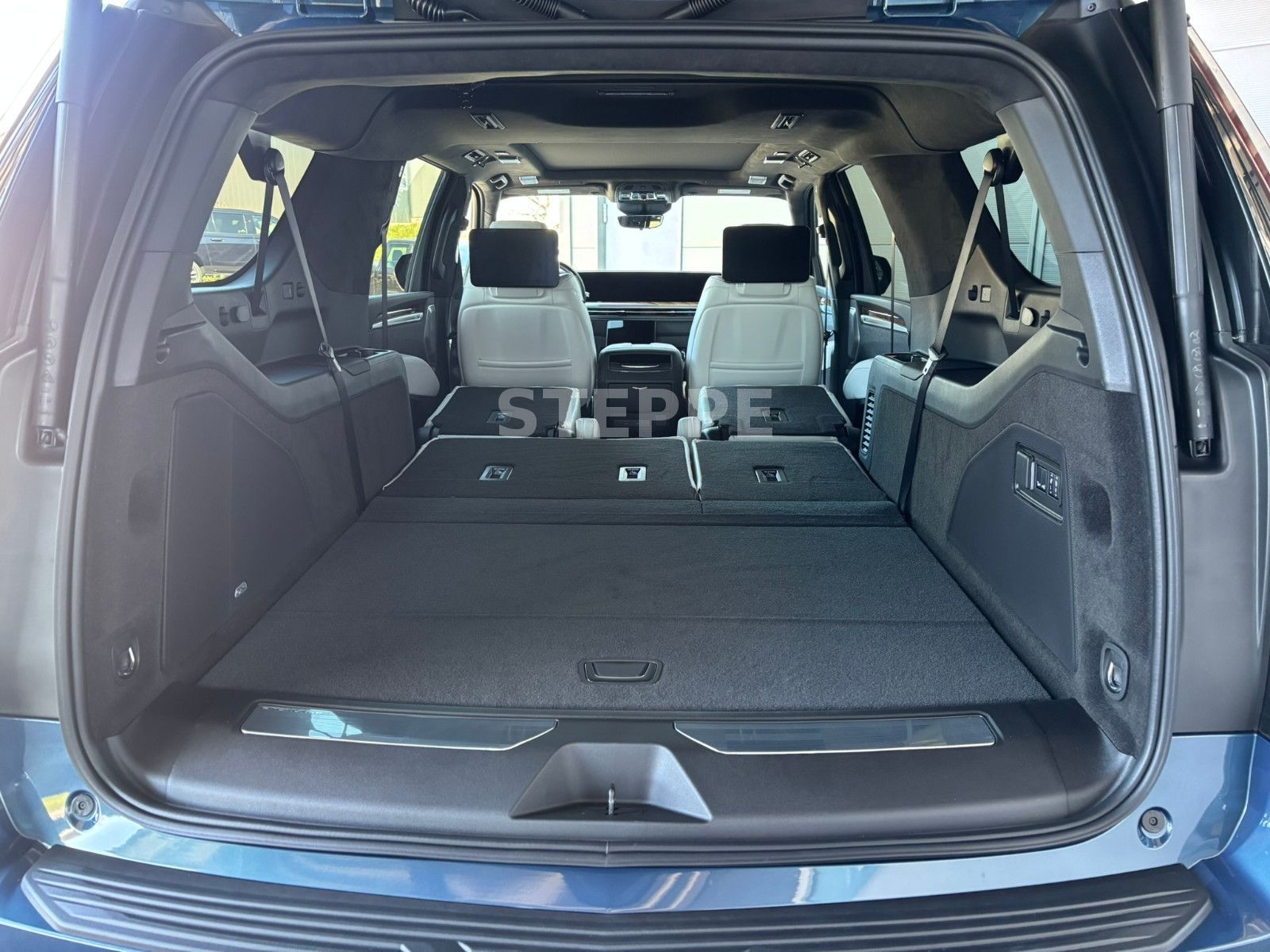 Cadillac Escalade FACELIFT MY26 6.2 V8 ESV Sport Platinum