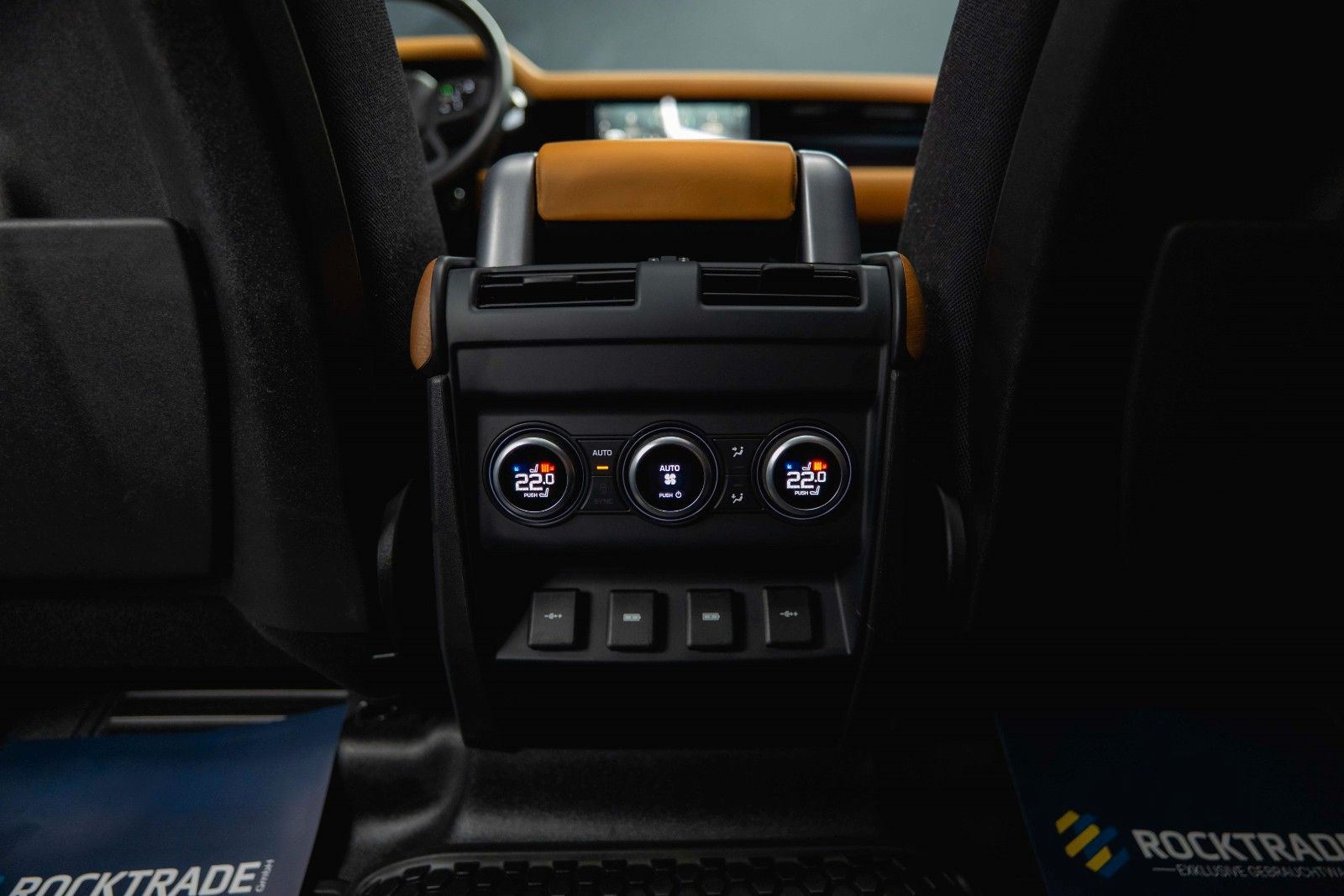 Fahrzeugabbildung Land Rover Defender 110 X-Dynamic Black Style Pack 4x4