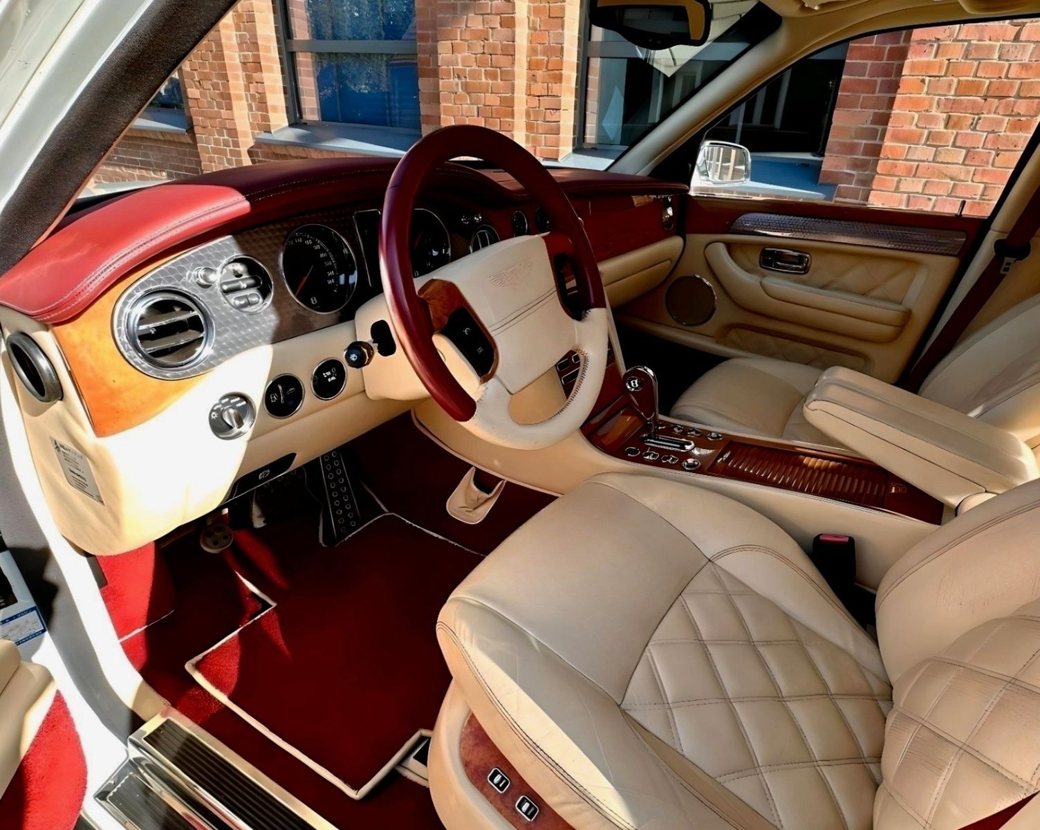 Fahrzeugabbildung Bentley Arnage Mulliner/Technisch umfassend revidiert+1A