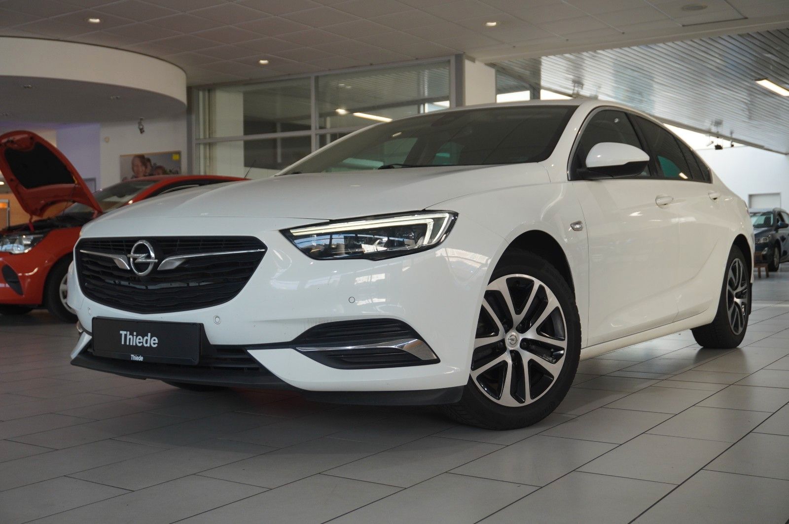 Fahrzeugabbildung Opel Insignia B GS 1.5T DYNAMIC NAVI/LED/SPORT/SH/AHK
