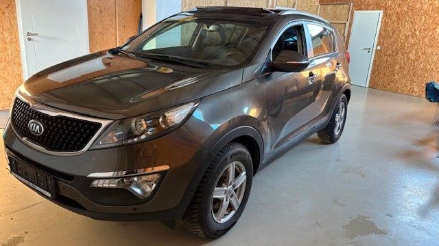 Kia Sportage Spirit 2WD XENON Panorama NAVI Park-Ass