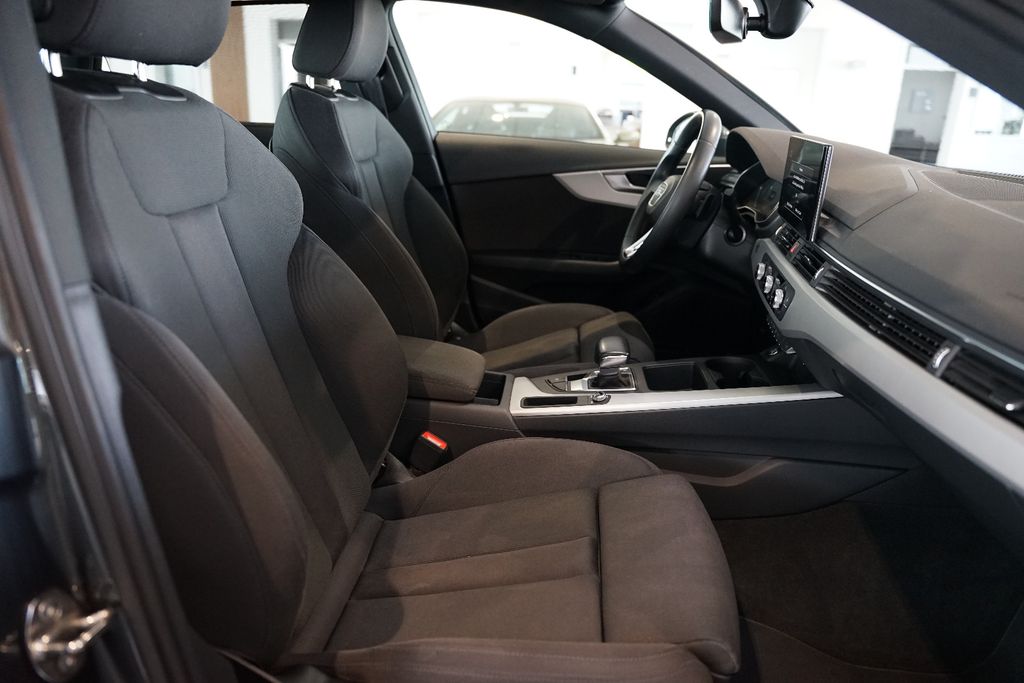 AUDI A4 Limousine 35 TDI S line | MMI Plus | AHK AUDI A4 Limousine 35 TDI S line | MMI Plus | AHK