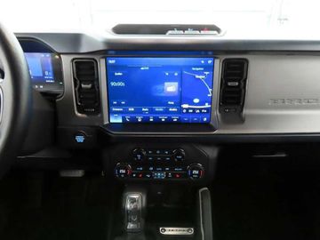 Ford Bronco - 10