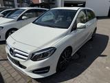 Mercedes-Benz B 180 Urban Sport Leder LED AHK Navi 17 Zoll P - Mercedes-Benz B 180 in Bielefeld