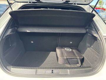 Bild 8 Opel Mokka e GS Line Digitales Cockpit LED Apple CarP