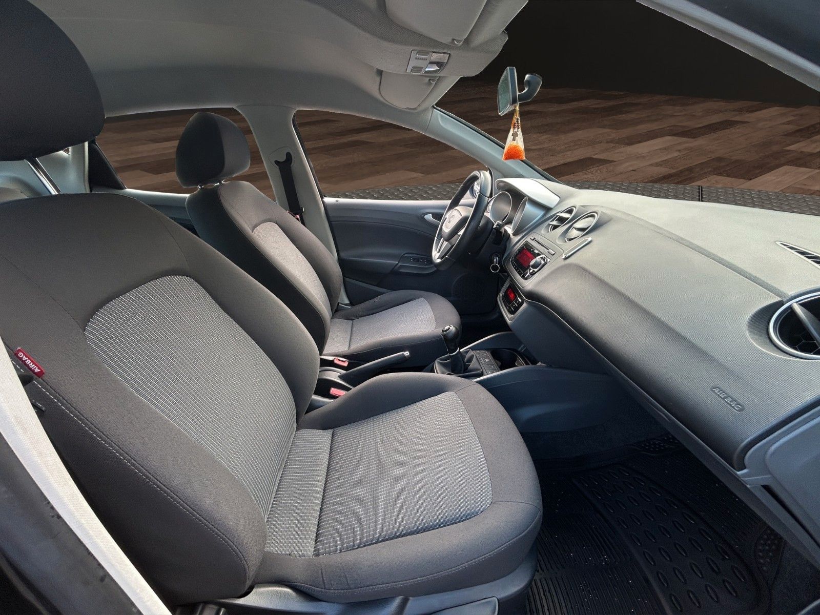 Fahrzeugabbildung SEAT Ibiza Lim. Stylance / Klimaautomatik/ 2.Hand /