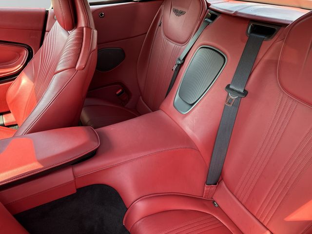 ASTON MARTIN Db11 – Bild 10