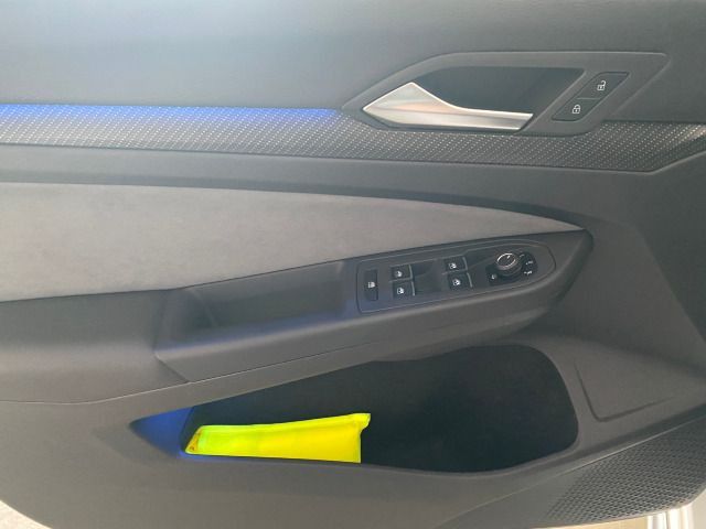 Golf VIII R-Line 1.5 TSI NAVI+KAMERA+SHZ