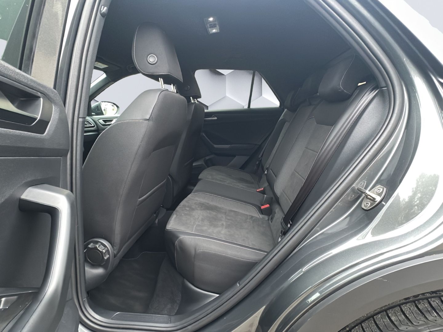 T-Roc 1.5 TSI DSG 110kW R-Line LED AHZV Rückfahr