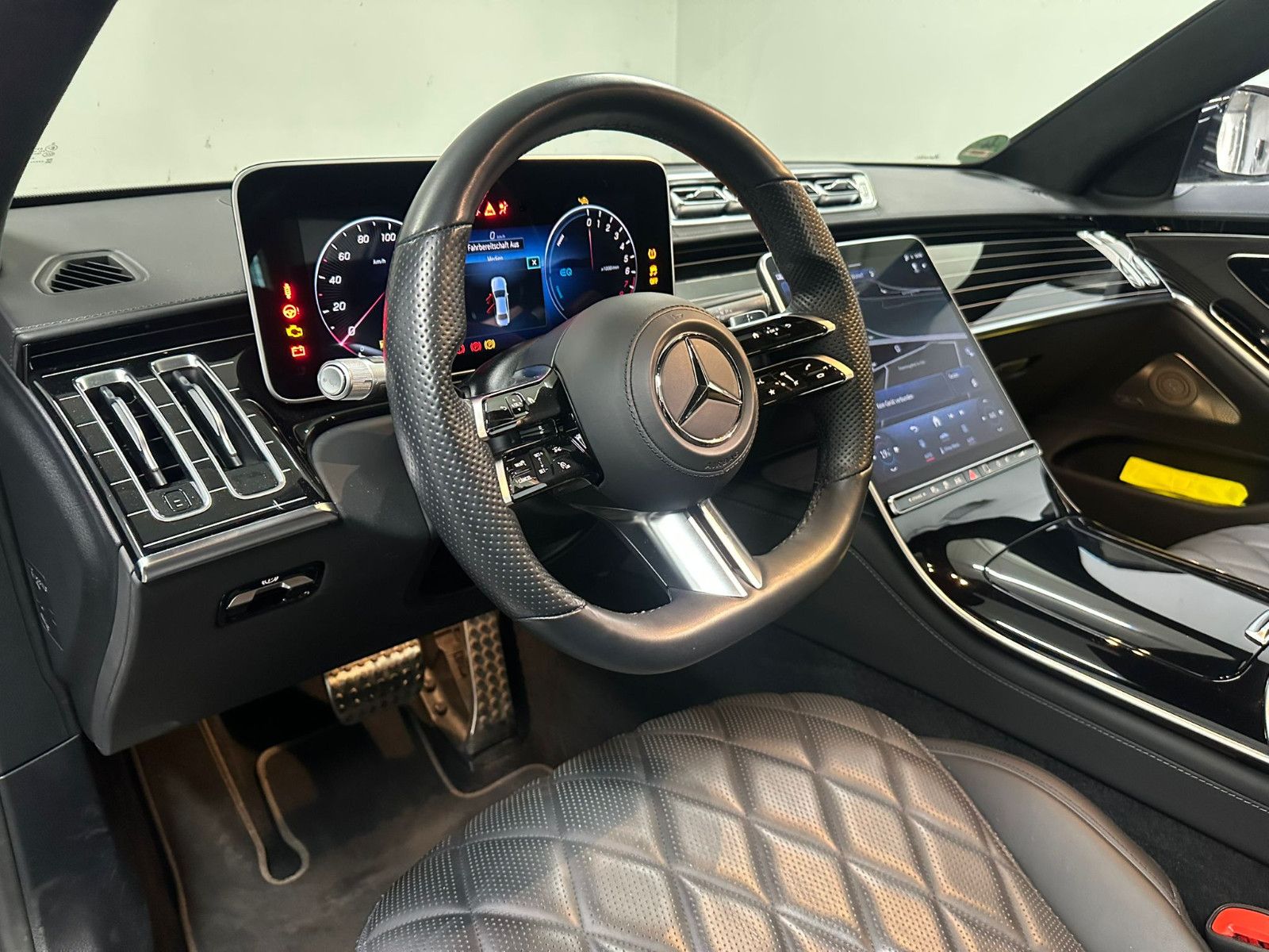 Fahrzeugabbildung Mercedes-Benz S 580 e 4MATIC*AMG-LINE*HEADUP*PANORAMA*