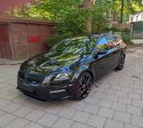 Skoda Octavia 2.0 TSI DSG RS 245 Combi RS (180 kW)  - Skoda Octavia mit Benzin-Antrieb: Kombi, 1.2