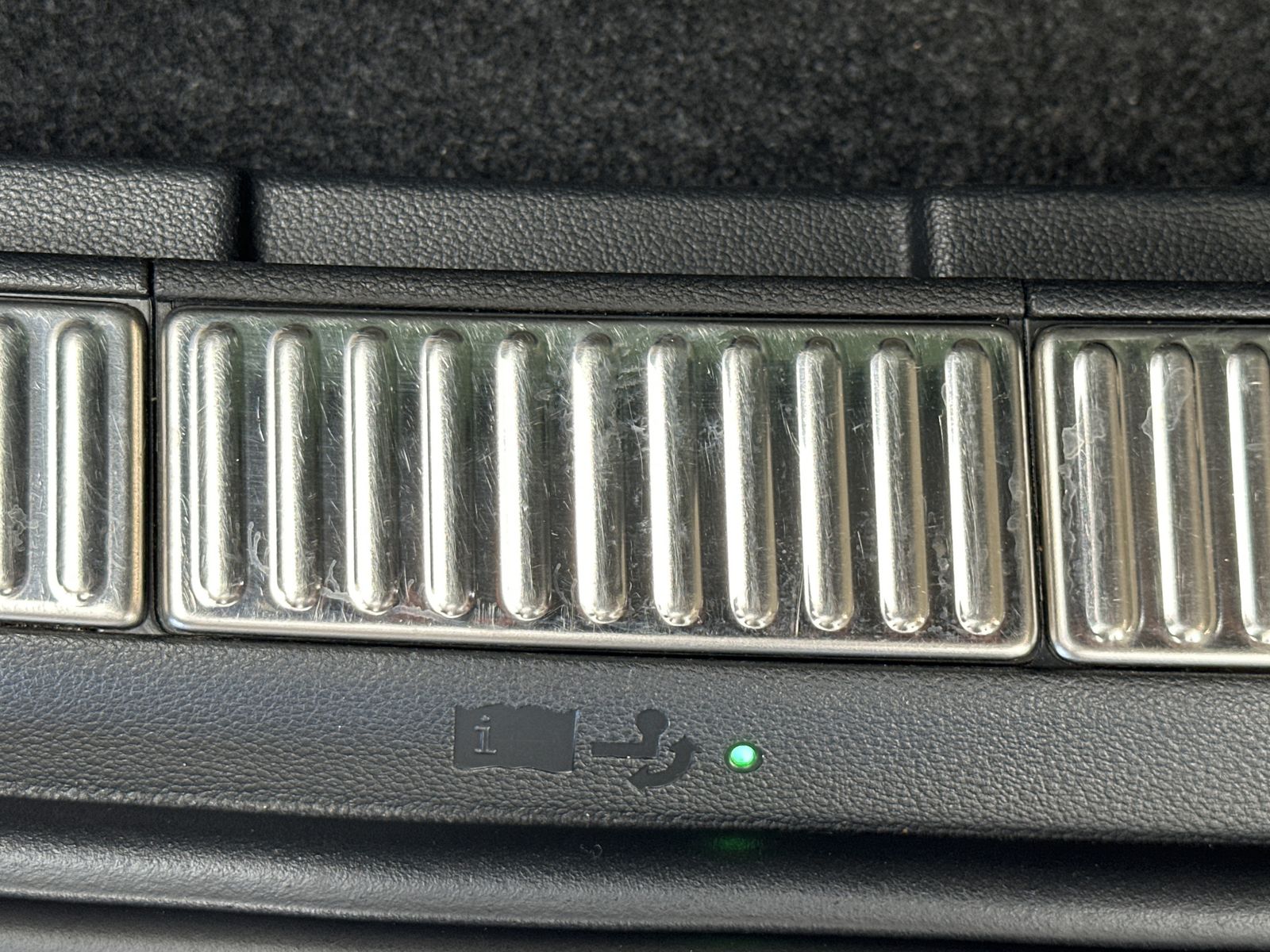 Fahrzeugabbildung SKODA Superb Combi L&K NAV+MATRIX+ACC+PANO+CANTON+DCC