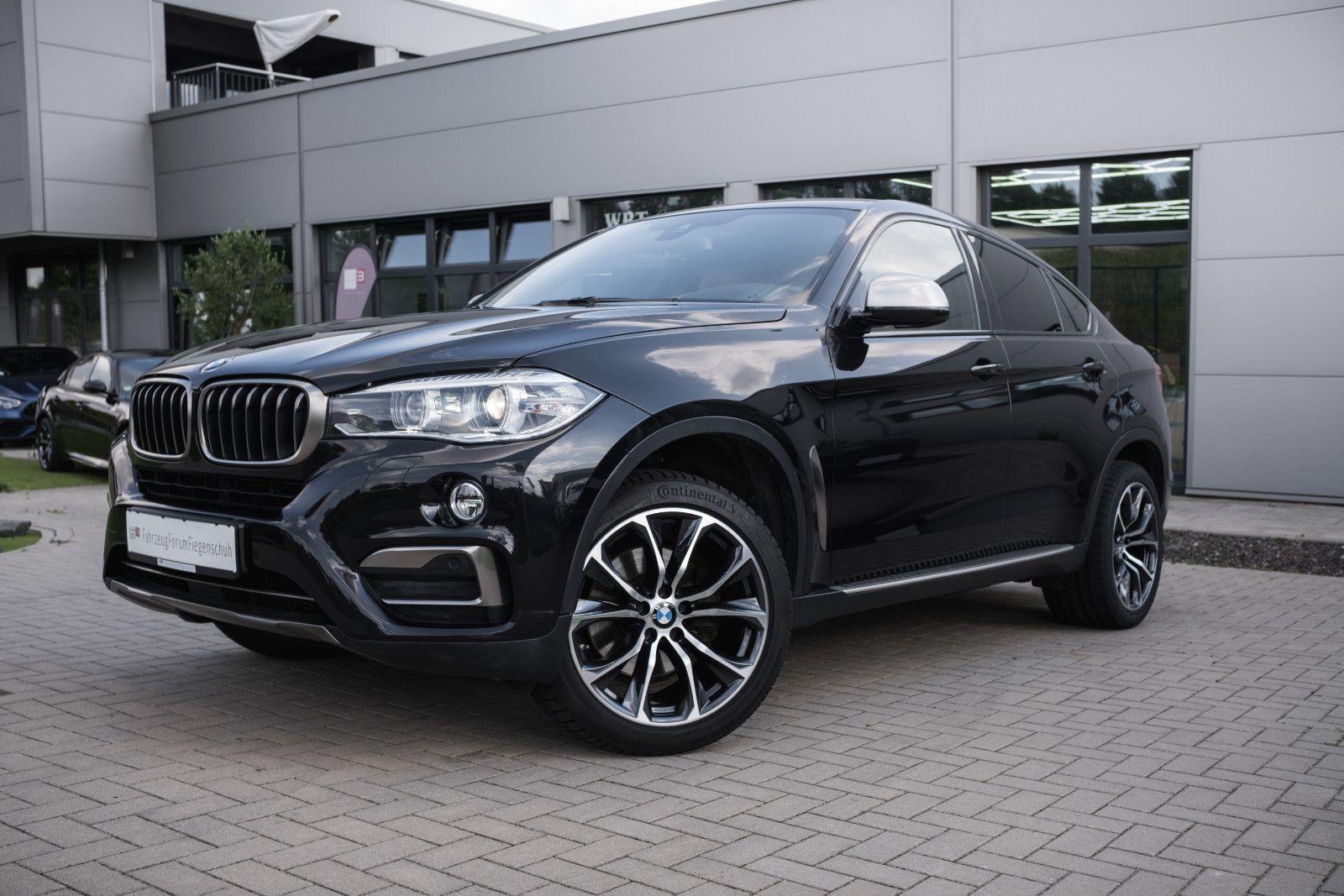 Fahrzeugabbildung BMW X6 xDrive 40 d - Nappa - HUD - AHK - InnoPaket