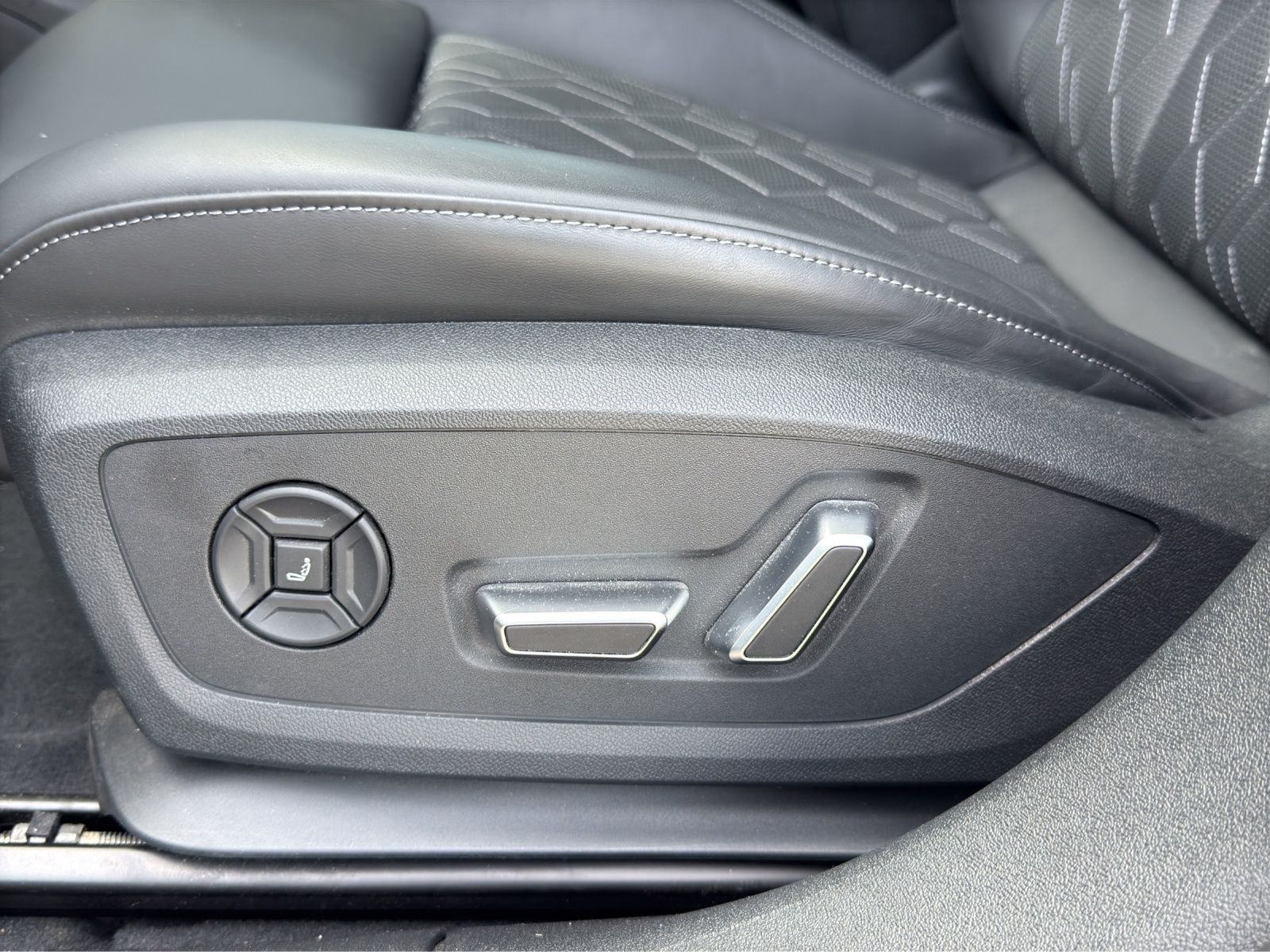 Audi S6 e-tron - Bild 16