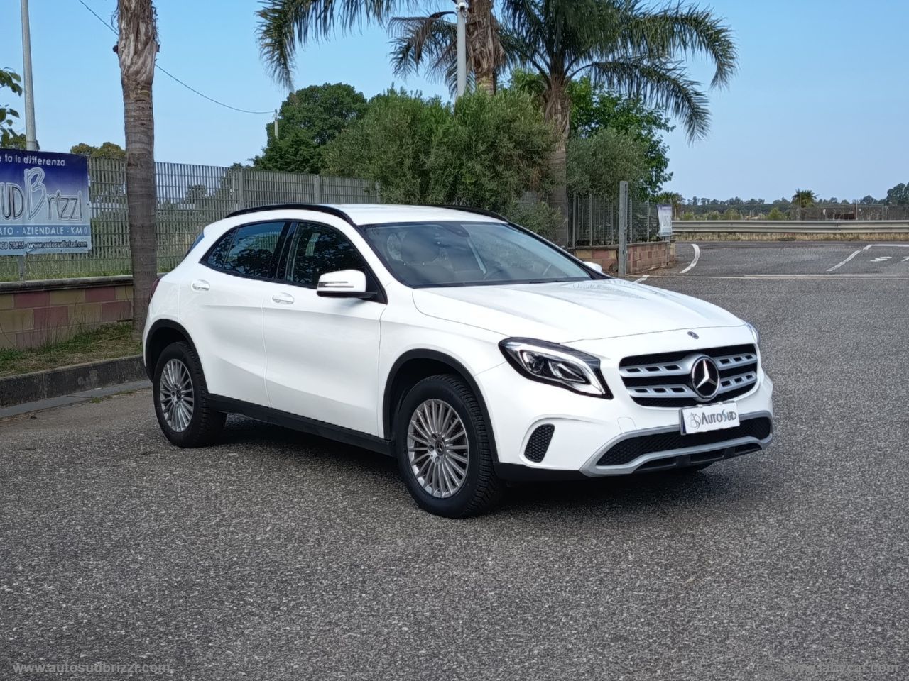 MERCEDES-BENZ MERCEDES-BENZ GLA 200 d Automatic Business