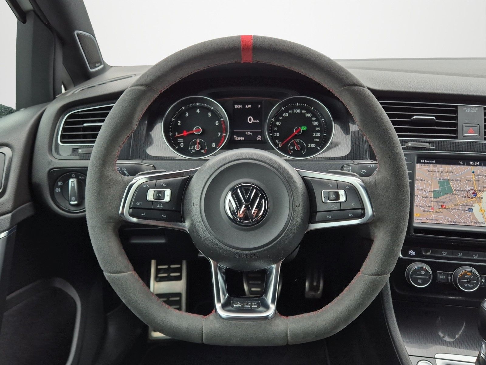 Fahrzeugabbildung Volkswagen GOLF VII GTI PERFORM DSG KAM NAVI XENON DYNAUDIO