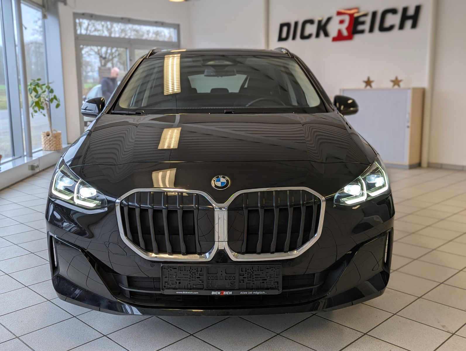 BMW 220 Active Tourer Aut AHK Pano Cam Travel-Paket - Image 2