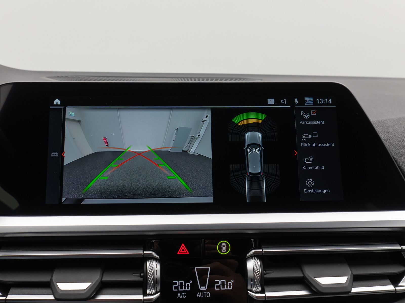 Fahrzeugabbildung BMW 330i Sport Line Kamera Lenkhz HiFi Komfort Alarm
