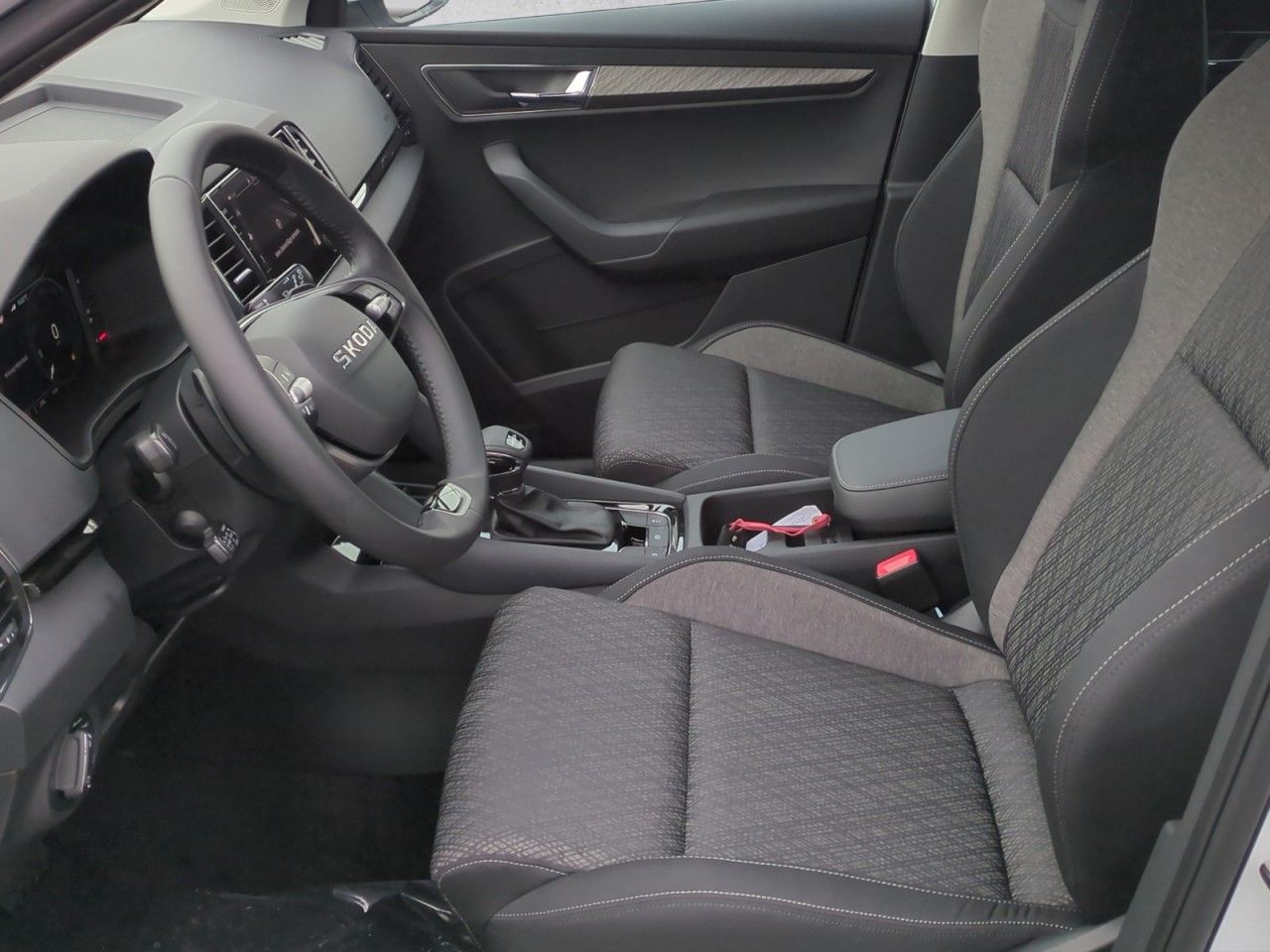 Fahrzeugabbildung SKODA Karoq 4x4 Selection TDI DSG AHK - 5 J.Garantie