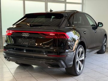 Audi Q8 - 12