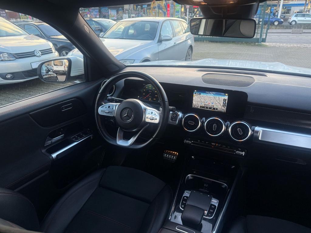 Mercedes-Benz GLB 220