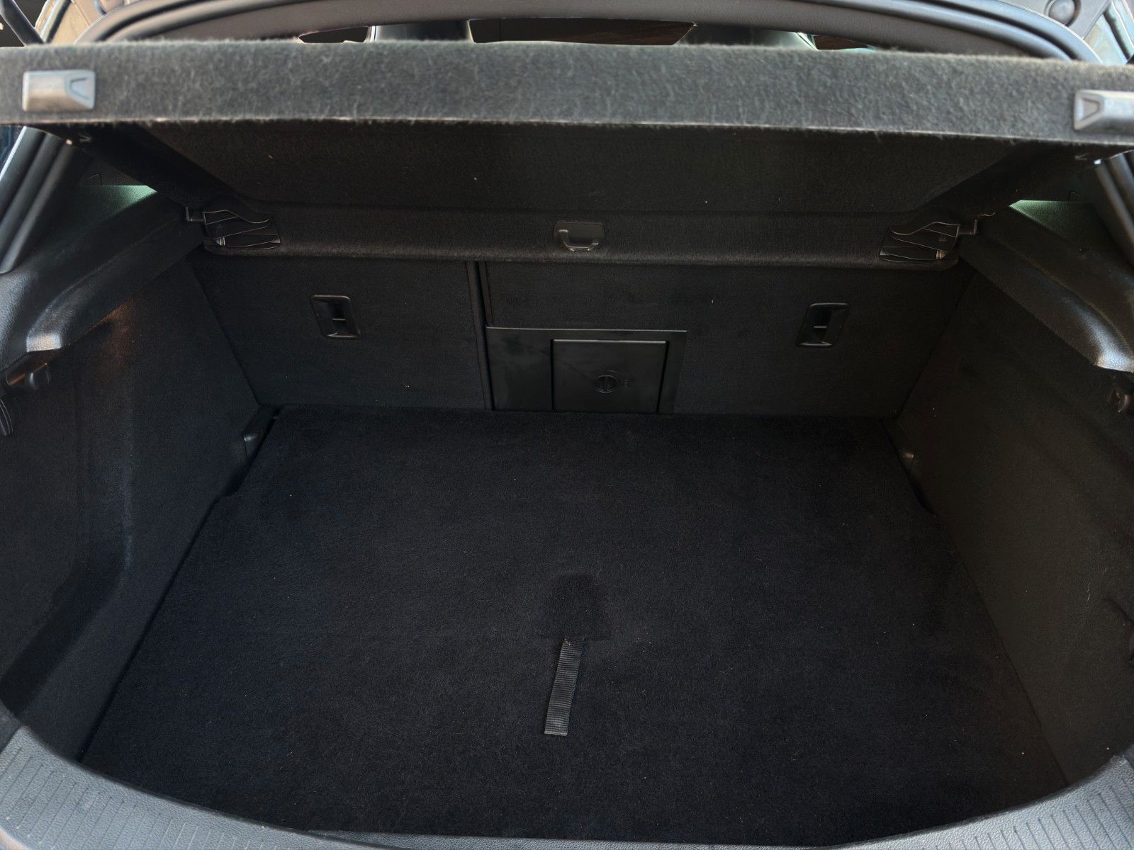 Fahrzeugabbildung Opel Astra J GTC *Infinity*Leder*OPC*Bi-Xen*Bhz.Lenk