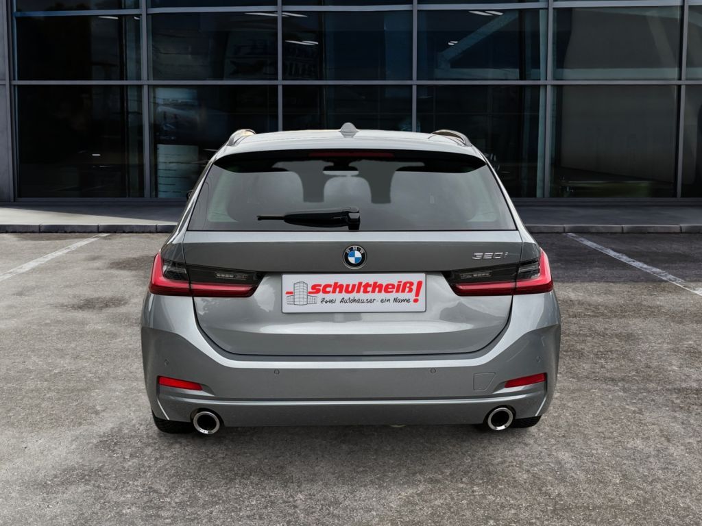 Fahrzeugabbildung BMW 320i Touring Aut.