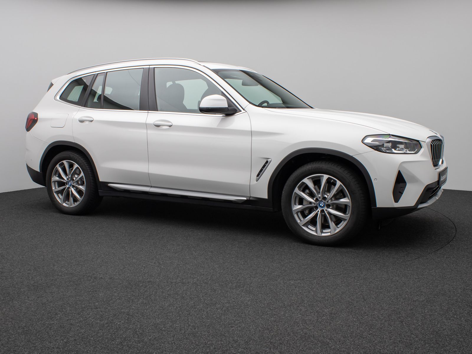 Fahrzeugabbildung BMW X3 xD30e  Panorama Kamera HUD DAB H/K AHK Sport