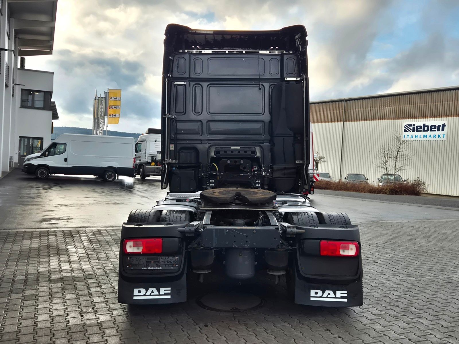 Fahrzeugabbildung DAF XF 450 4x2 Spoiler Klima 2x Tank 2x Bett