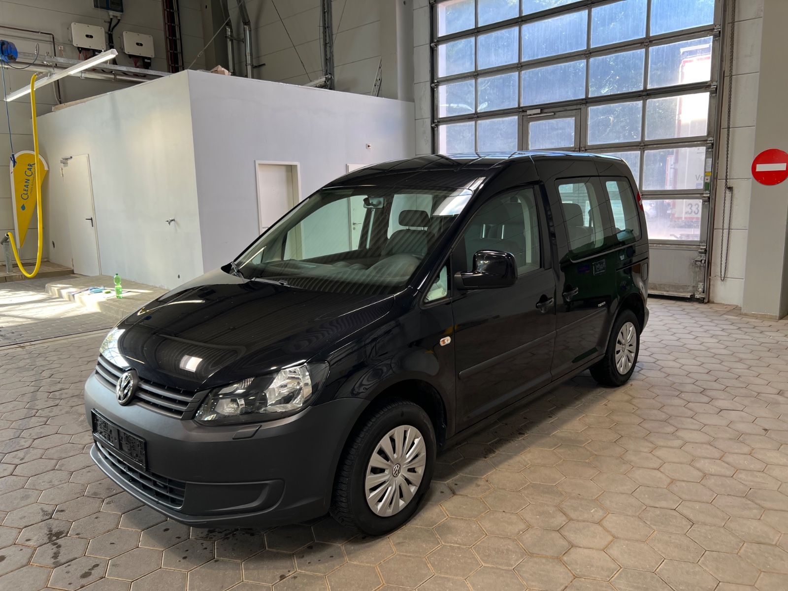 Volkswagen Caddy - 1