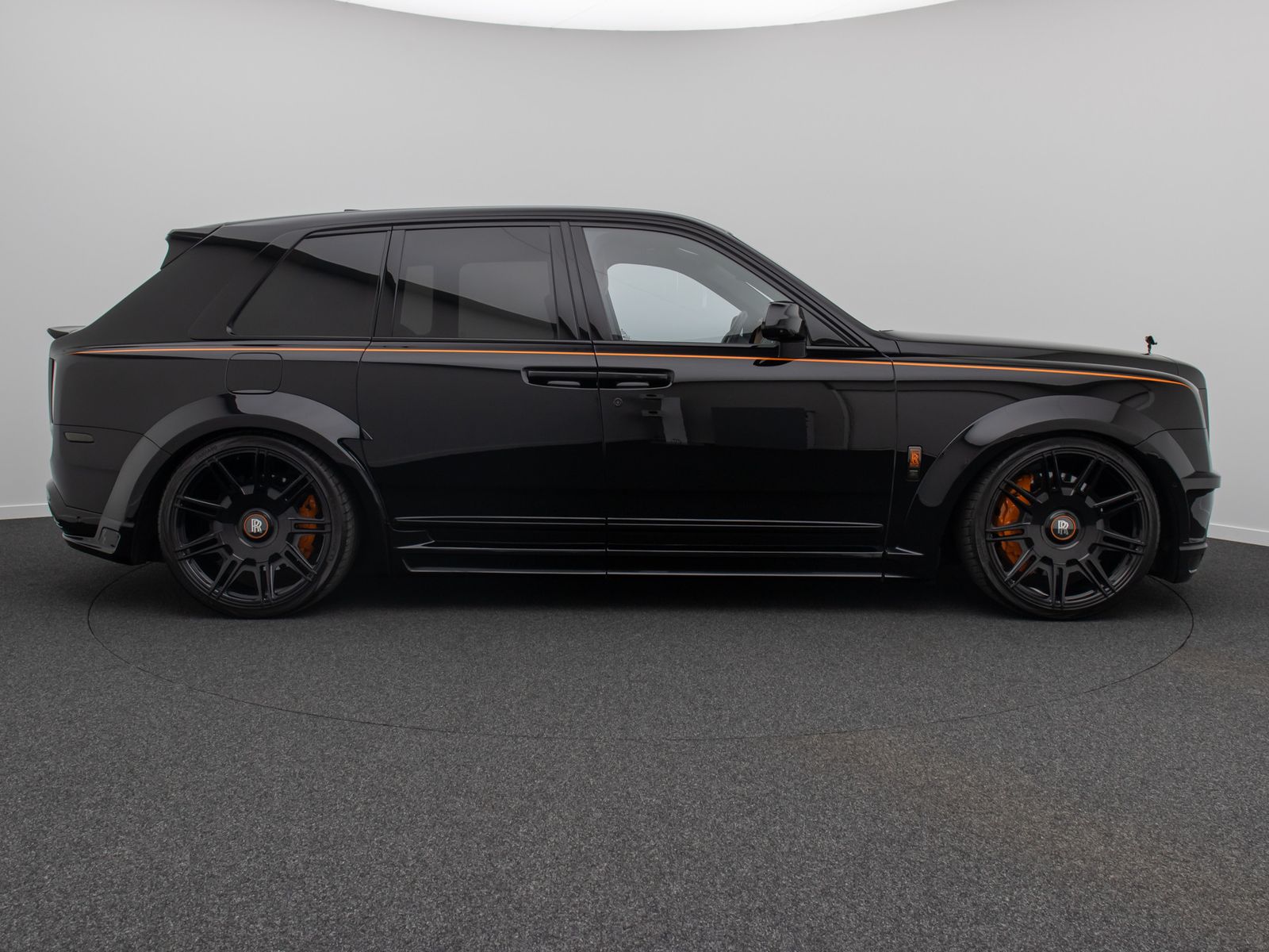 Fahrzeugabbildung Rolls-Royce Cullinan Black Badge Night Vision Novitec VOLL
