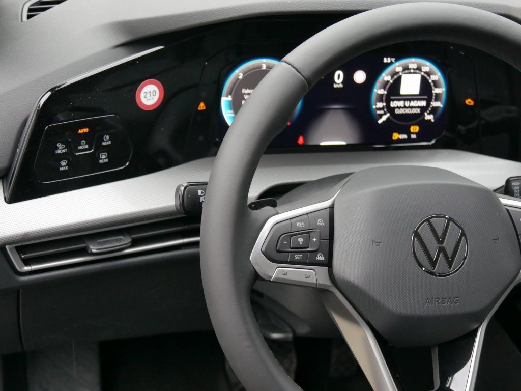 Fahrzeugabbildung Volkswagen Golf Style 2.0 TDI DSG AHK Matrix-LED