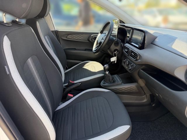Fahrzeugabbildung Hyundai i10 1.2 Trend +CARPLAY+KLIMA+RADIO+TEMPOMAT+UVM+