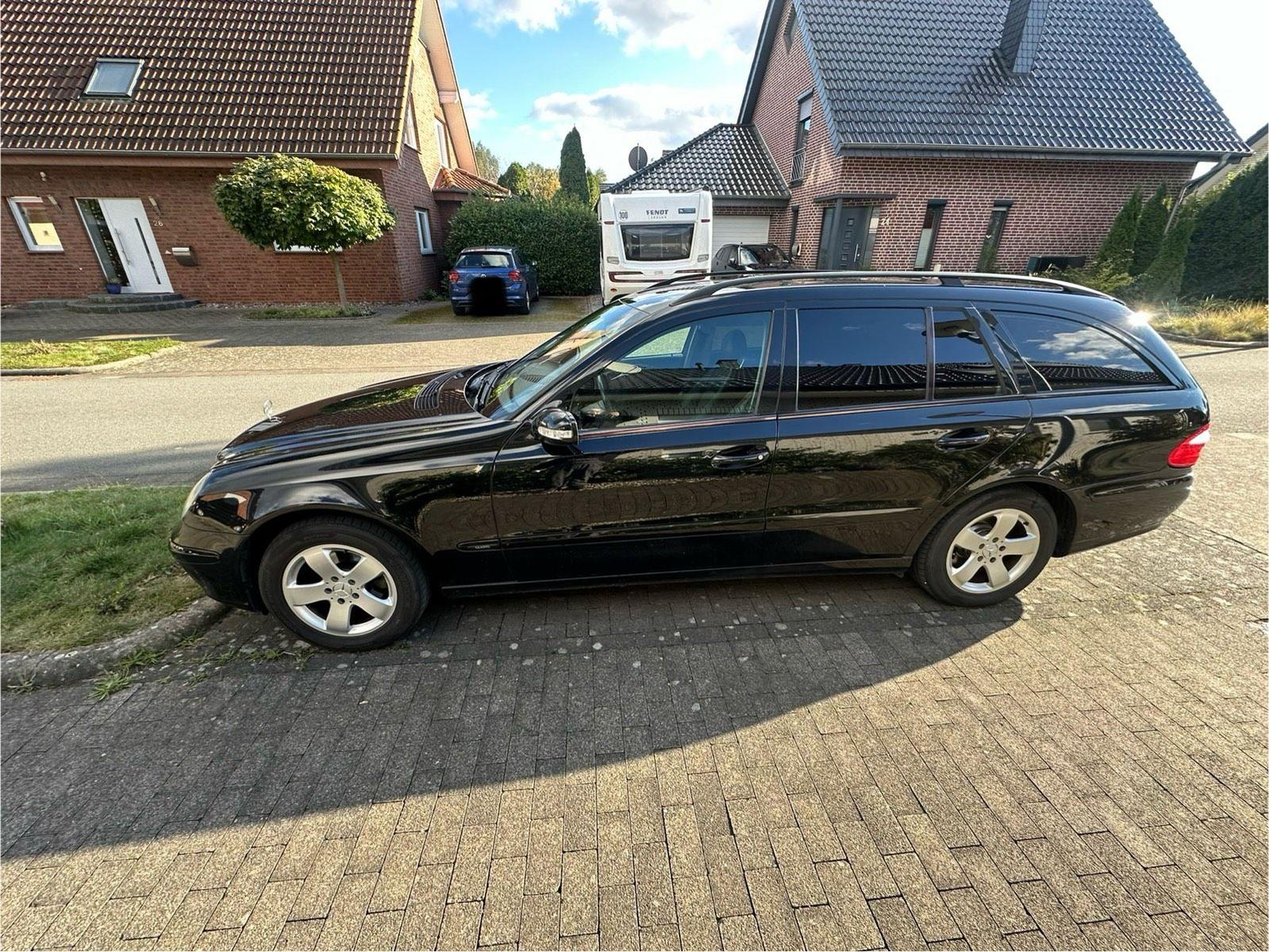 Mercedes-Benz E220 2004 — photo 6