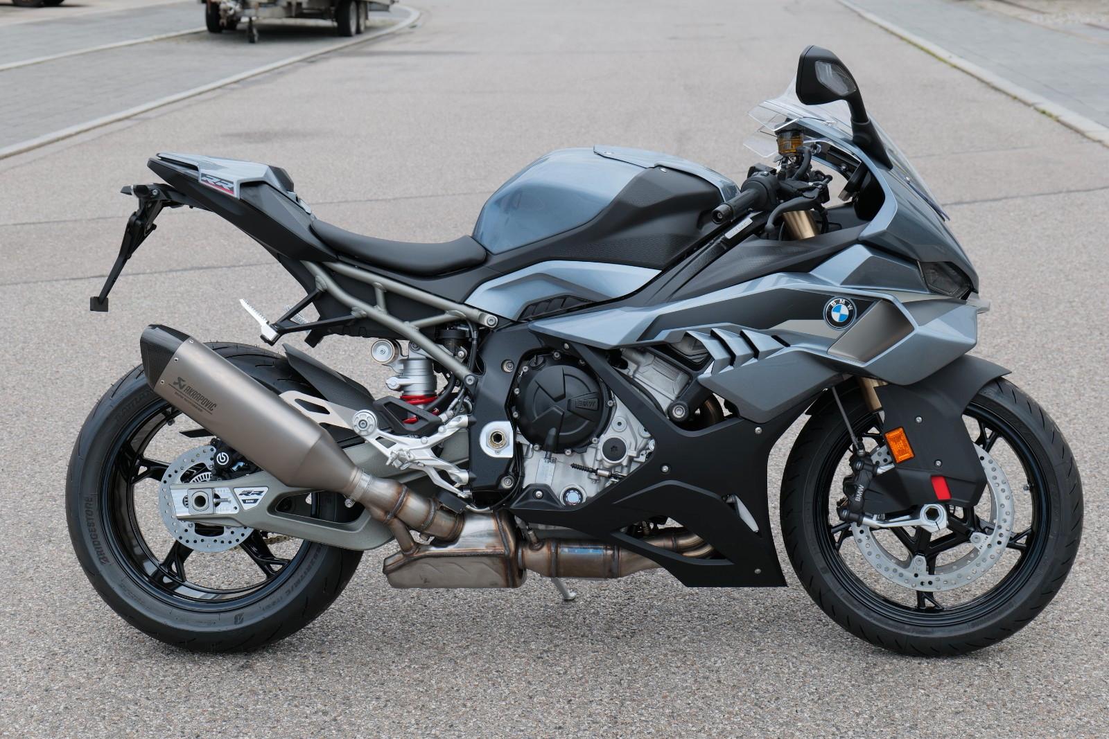 BMW S 1000 RR junge Gebrauchte in Style Sport