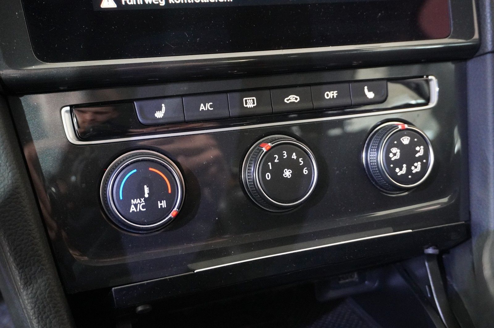 Fahrzeugabbildung Volkswagen Golf VII Lim. 1.0 TSI TRENDLINE NAVI/SHZ/PDC