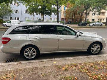Mercedes E 220 - 11