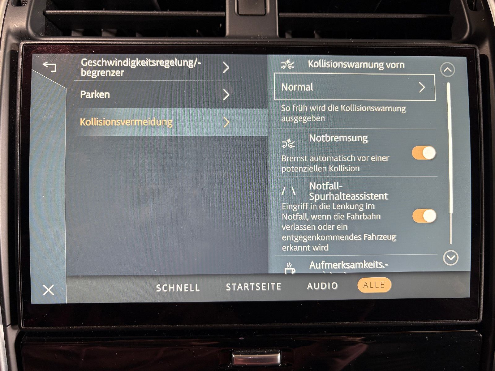 Fahrzeugabbildung Land Rover Discovery 5 R-Dynamic HSE D300 AWD/7-SITZ/360°/