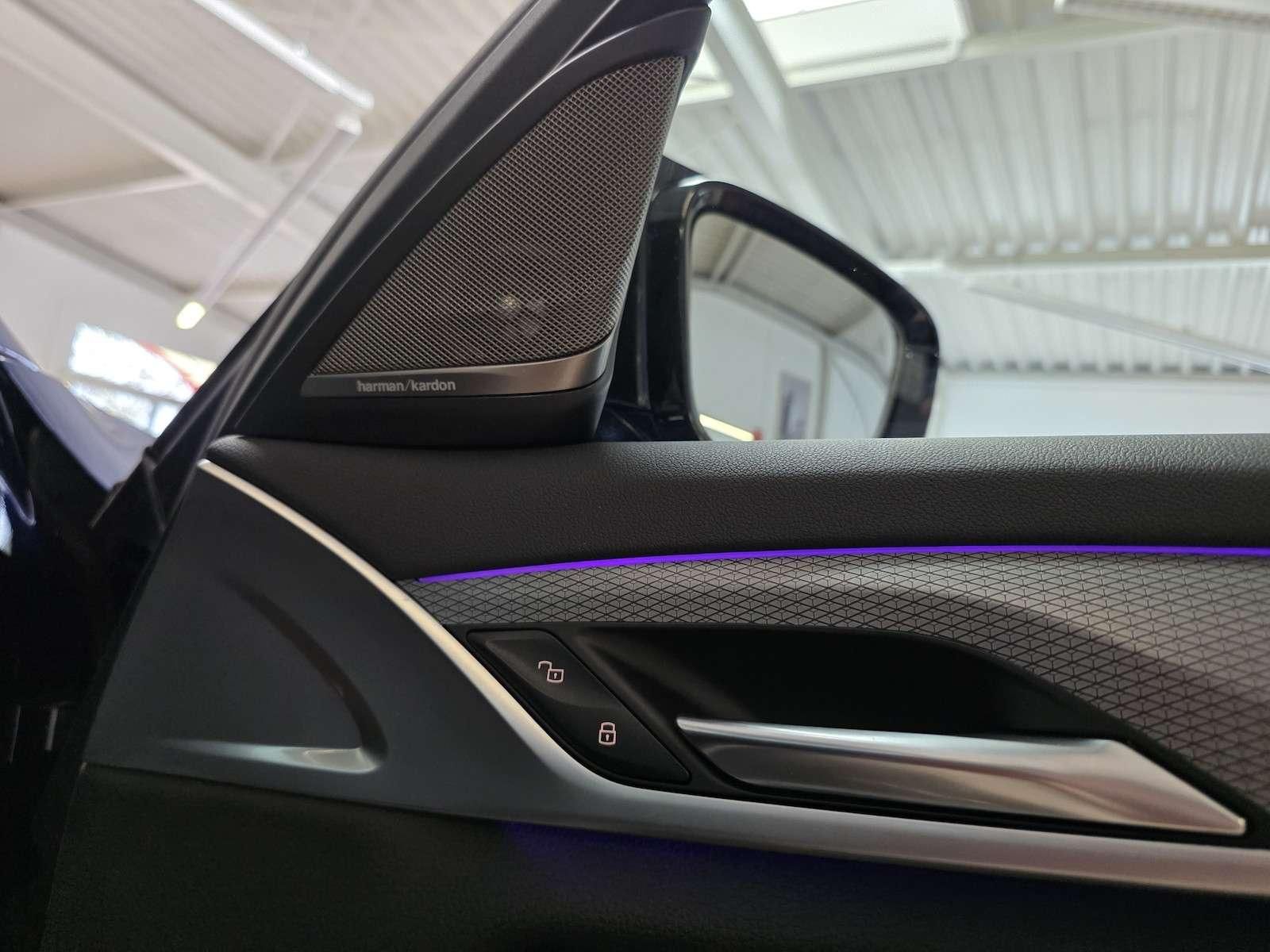 Fahrzeugabbildung BMW 530i xDrive M Sport/Shadow/StandHz/Virtual/36...