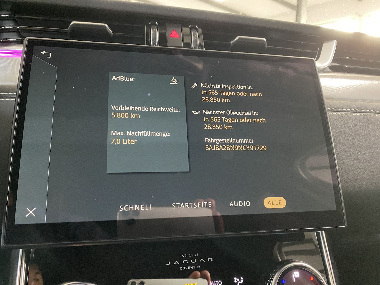 Fahrzeugabbildung Jaguar XF R-Dynamic AWD/BlackPack/Meridian/´19/AHK/